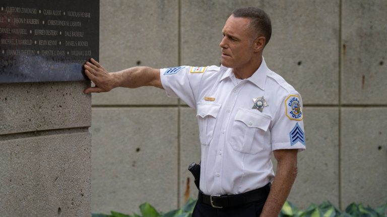 chicago-pd-s13e01-voight-memorial-wall.jpg