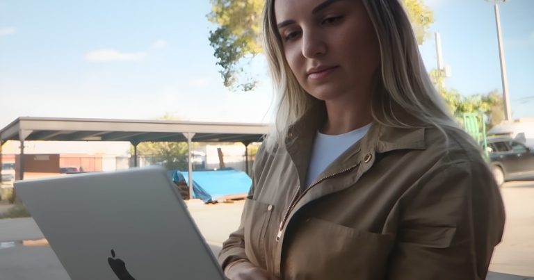 event-2025-apple-macbook.jpg
