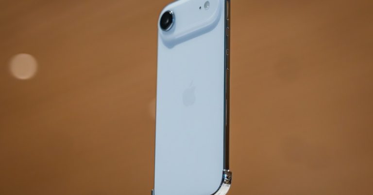 apple-iphone-air-designer-abidur-chowdhary.jpg