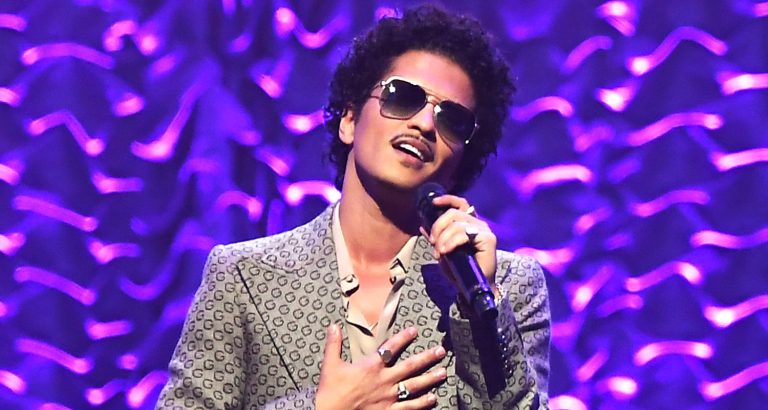 bruno-romantic-tour.jpg