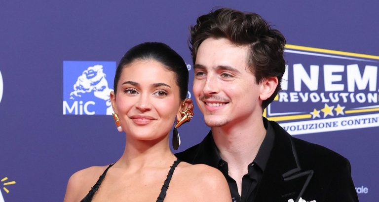 chalamet-jenner-bikini-news.jpg