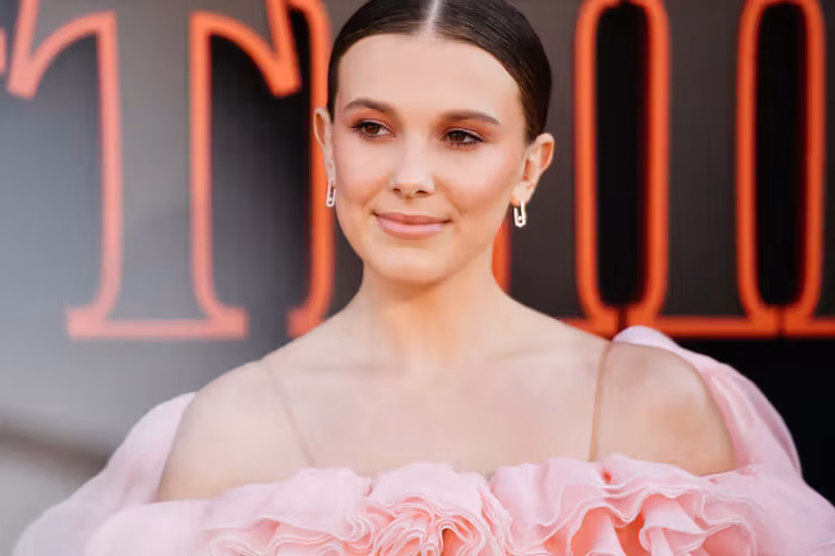 https___hypebeast.com_wp-content_blogs.dir_6_files_2019_07_millie-bobby-brown-stranger-things-eleven-actress-age-movies-career-1.avif.avif