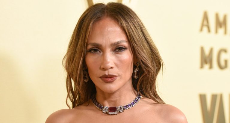 jlo-vf-globes.jpg
