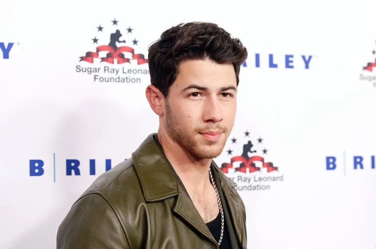 nick-jonas-beverly-hilton-2022-billboard-1548.webp.webp