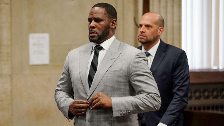 r-kelly-sentencing-02-gty-llr-220628_1656460003110_hpMain_16x9_992.jpg