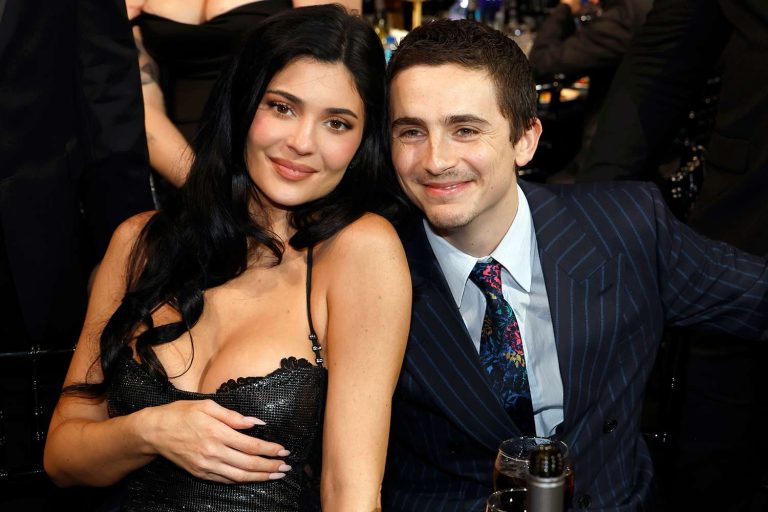 timothee-chalamet-and-kylie-jenner-critics-choice-awards-4-010426-446f0bb23d774ae1b819142f4a06c619.jpg