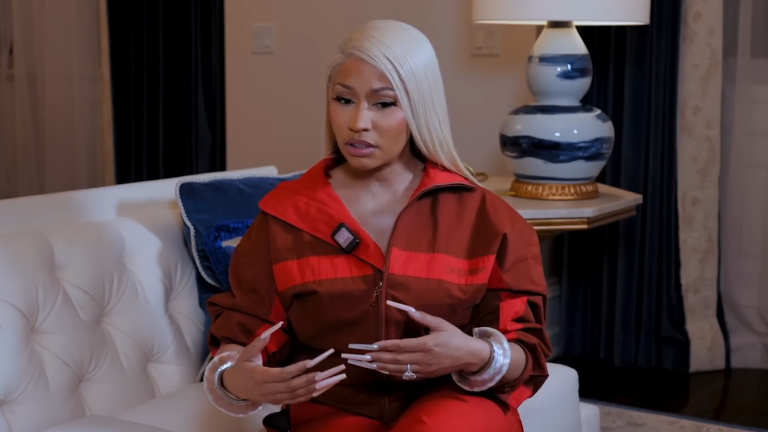 0204_nickiminaj_01-Cropped.png