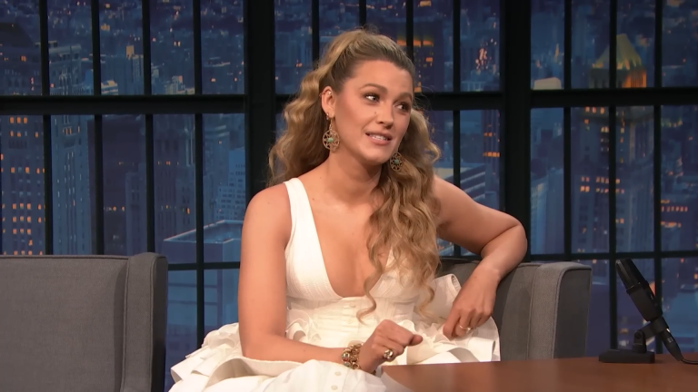 0211_use_blakelively_01.png
