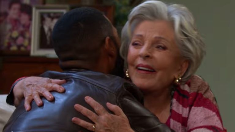 Julie-Hugs-Eli-DOOL-020926.jpg