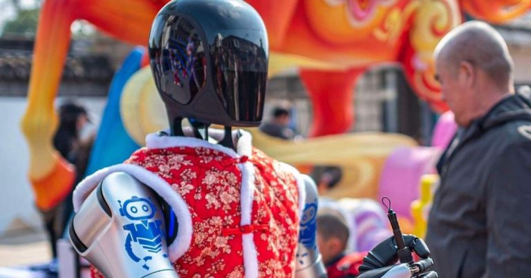 Robot-at-Chinese-New-Year.jpg