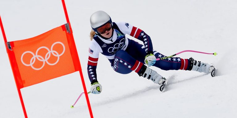 lindsey-vonn-crashes-social.jpg